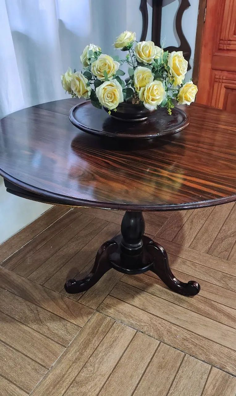 Delivering a retractable solid wood table470985996303093764