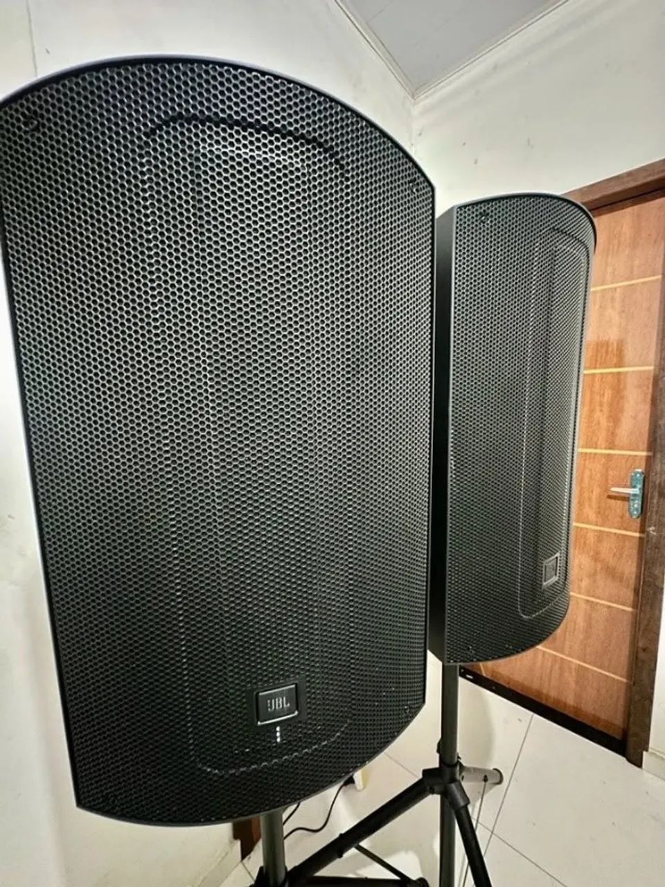 Aluguel de Som Profissional JBL MAX 15 (O Par) + Microfone