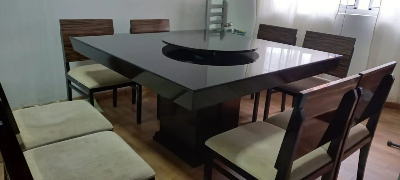 Mesa 8 lugares completa giratória preta com 8 cadeiras estofadas - Foto 2