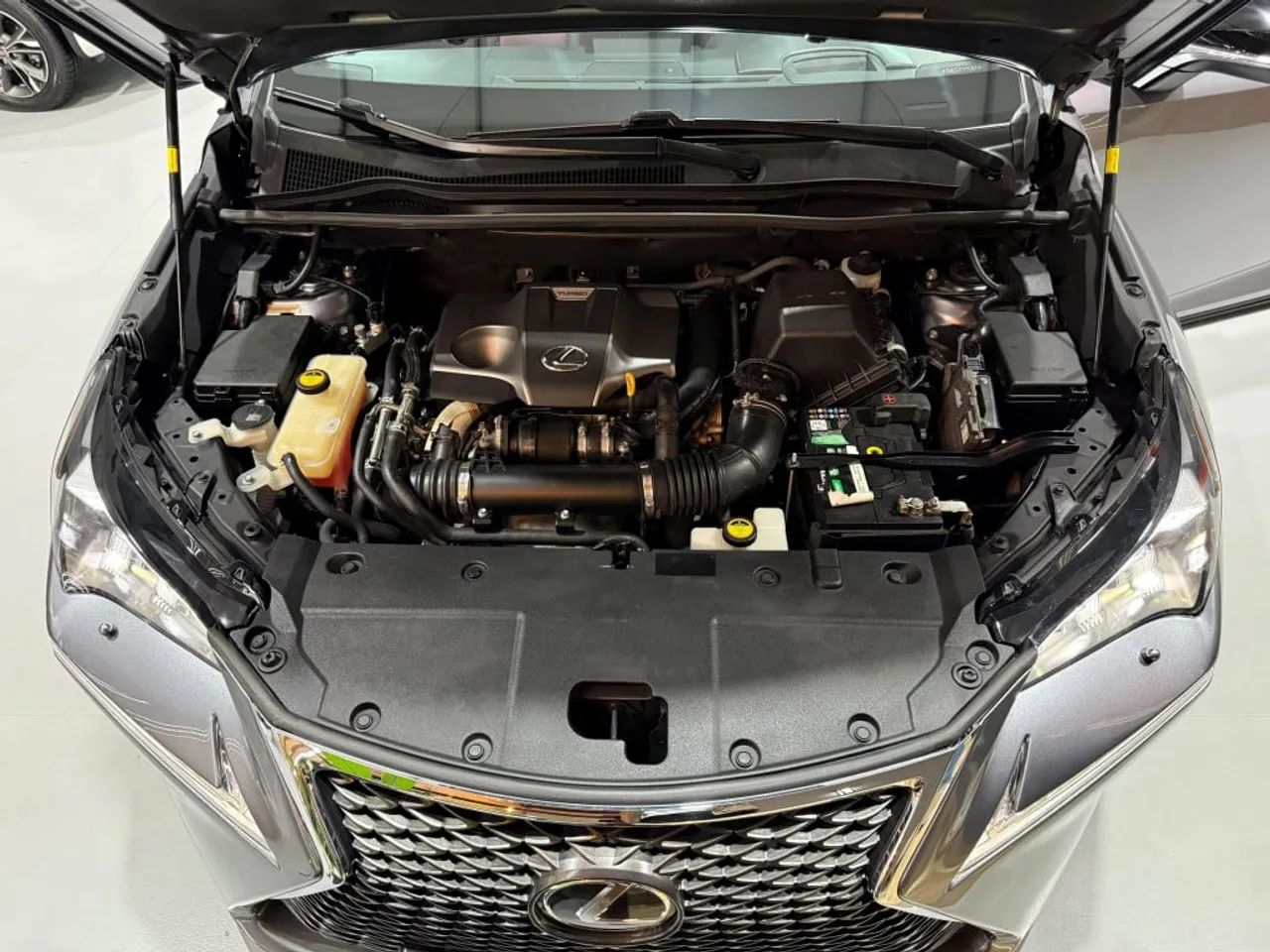 Lexus NX-200t F-sport 2.0 16V 238cv Aut., foto 10 de 20