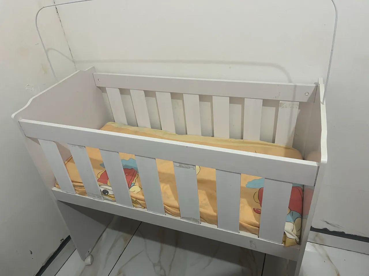 Mini crib with side rail65569116359811121