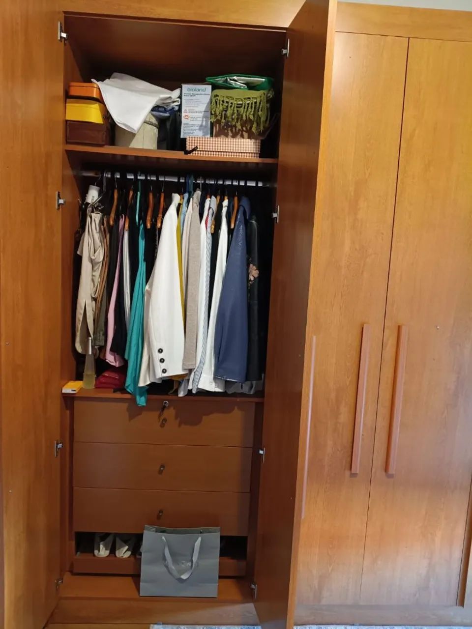 Guarda roupa novo apenas 8 meses de uso - Foto 4