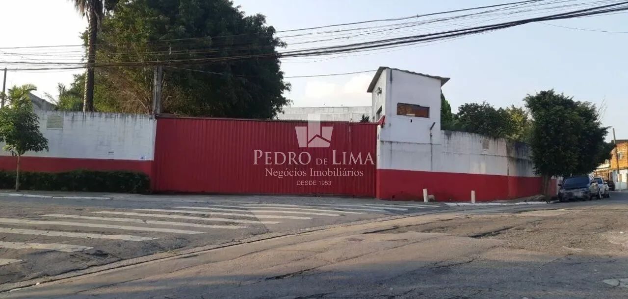 Galpão Comercial na Vila Matilde com 2.572m², Pé-Direito Duplo e 100 Vagas
