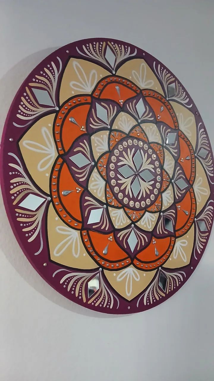 Mandala decorativa vibrante  - Foto 4