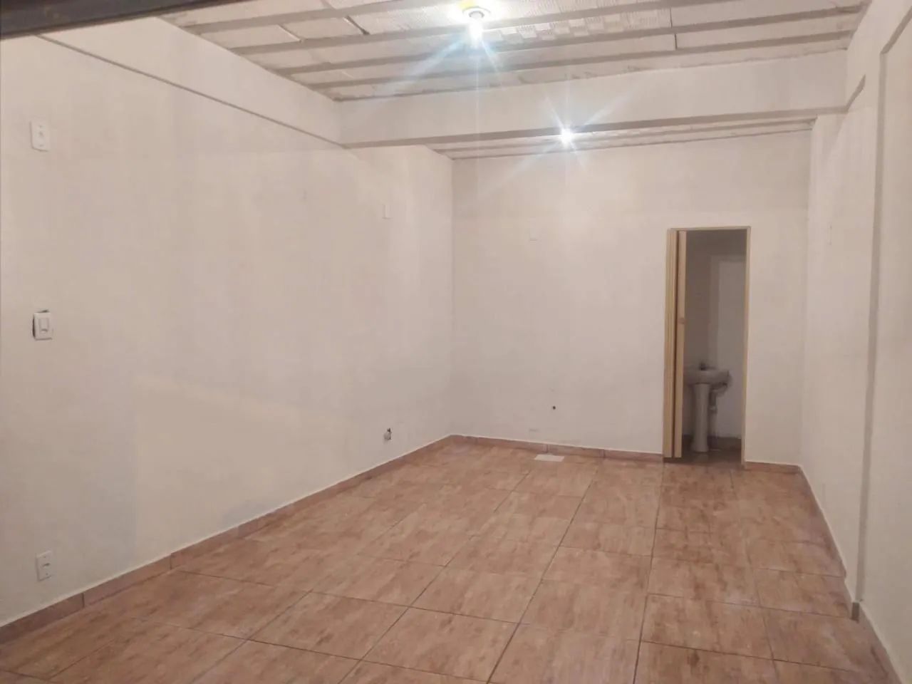 Alugo Loja com banheiro - Santa Cruz - Foto 4