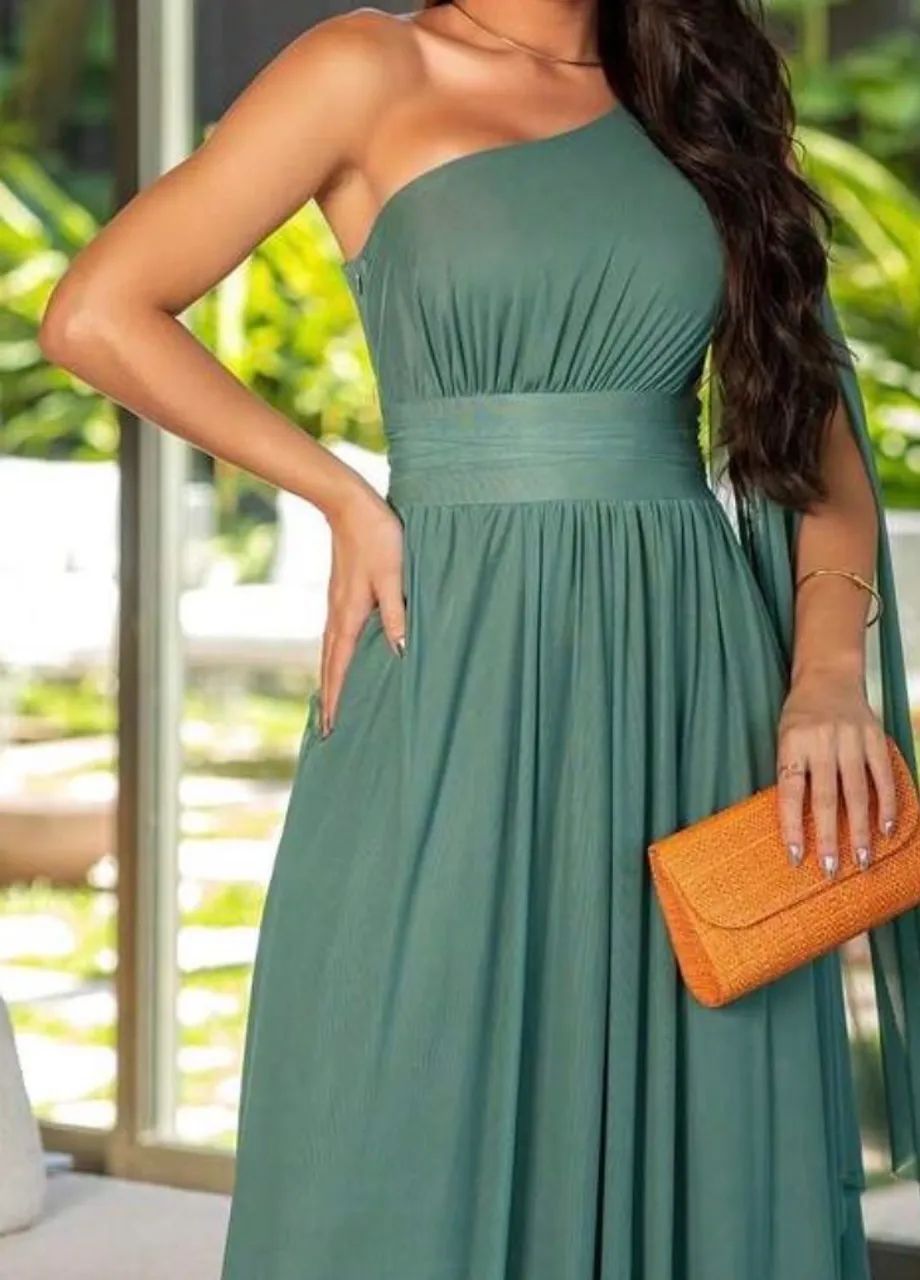 Vestido de festa elegante verde salvia