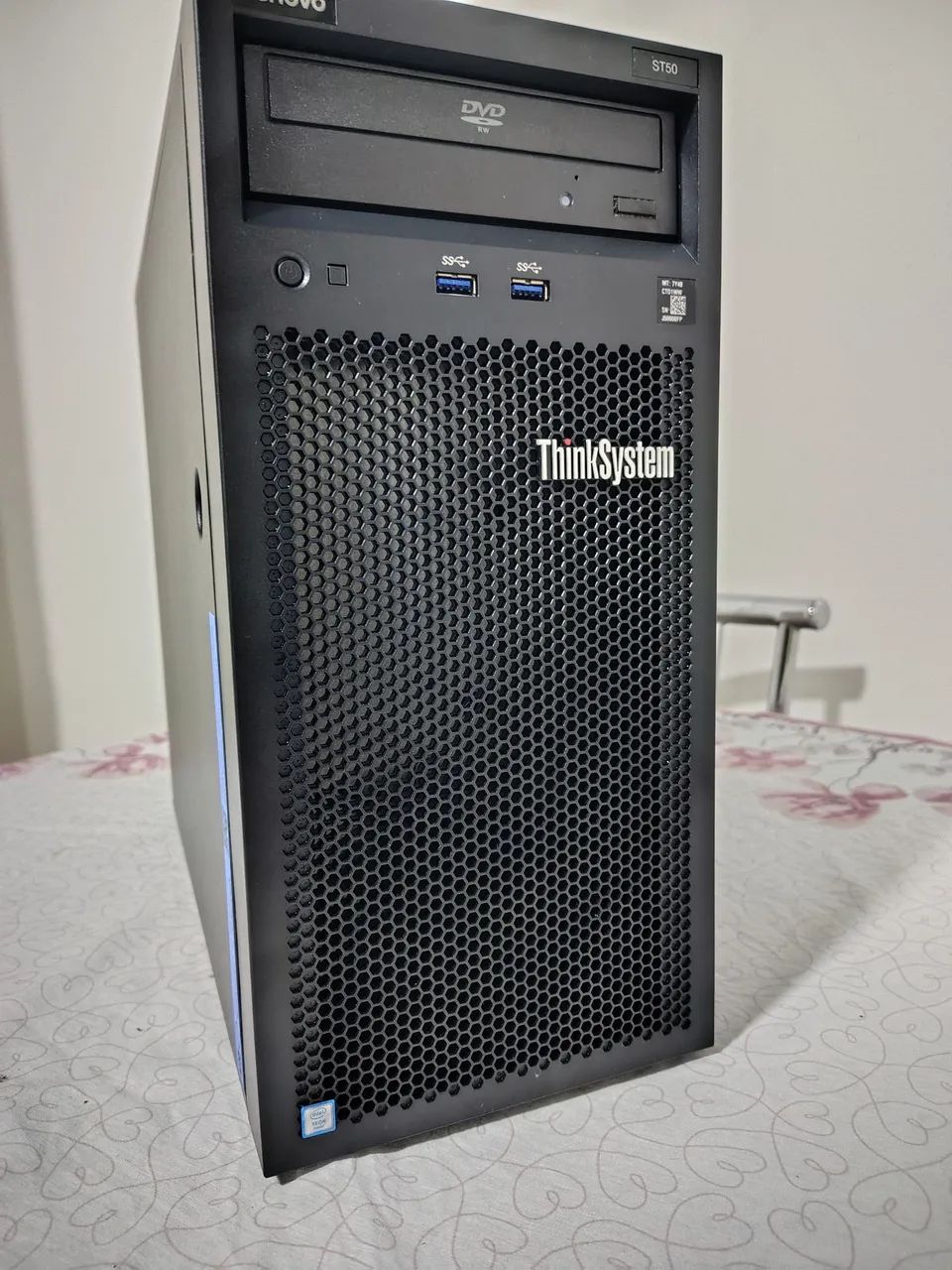 Servidor Lenovo ThinkSystem ST50  - Foto 3
