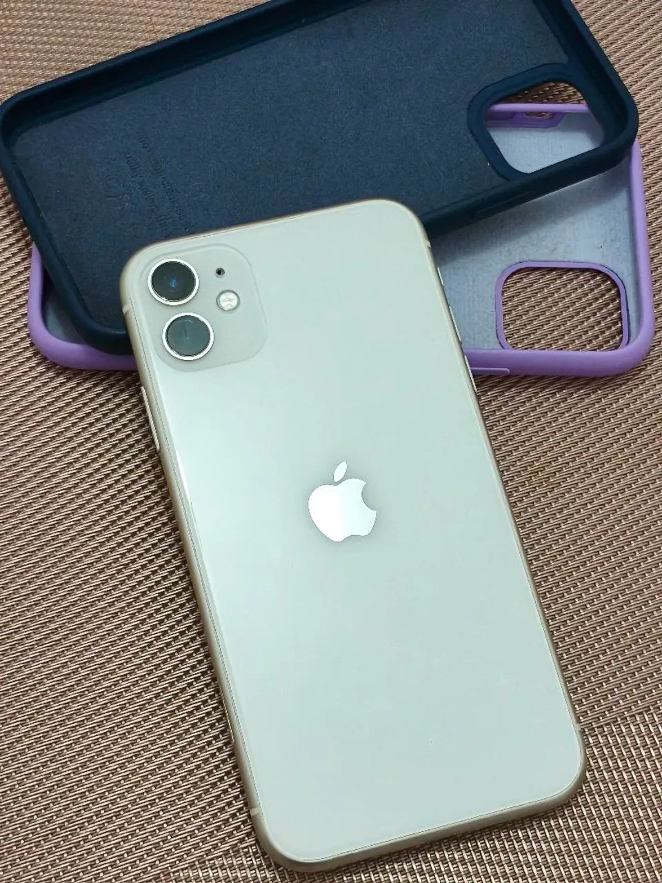Apple iPhone 11 - Branco - Foto 4