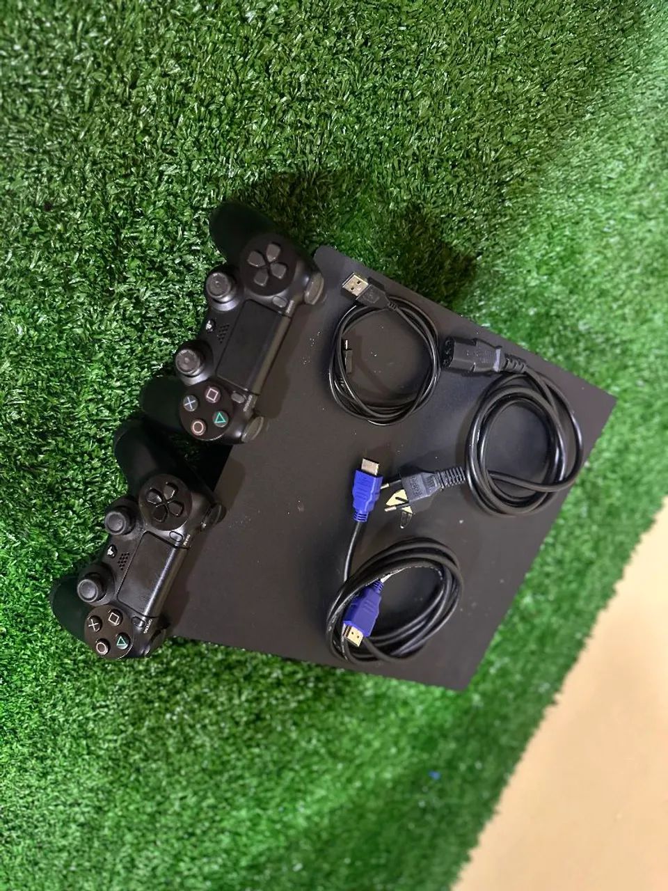 Ps4 Pro - 1TB com 2 controles  - Foto 3