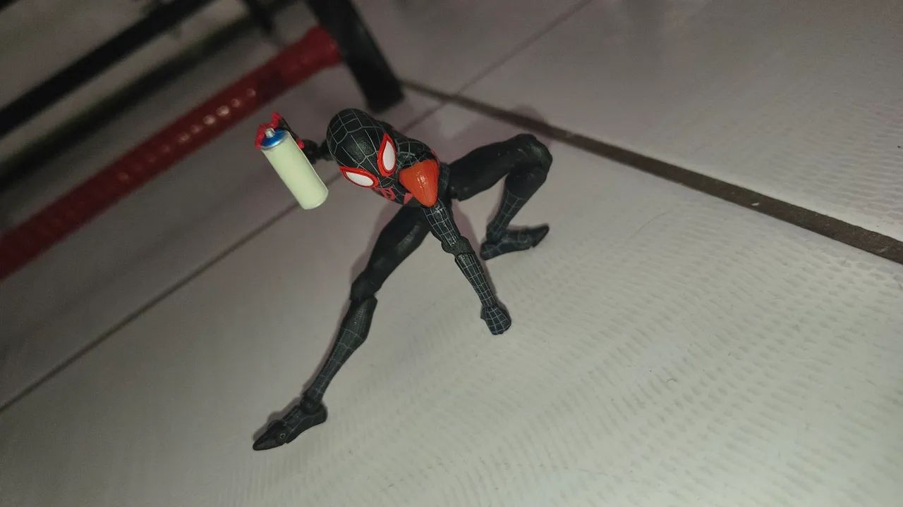 Action figure homem aranha spider verse  - Foto 2