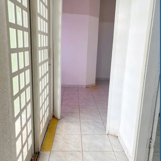 Complexo Comercial com Alto Potencial: Amplo Terreno com 11 Ambientes no Centro de Jaciara - Foto 5