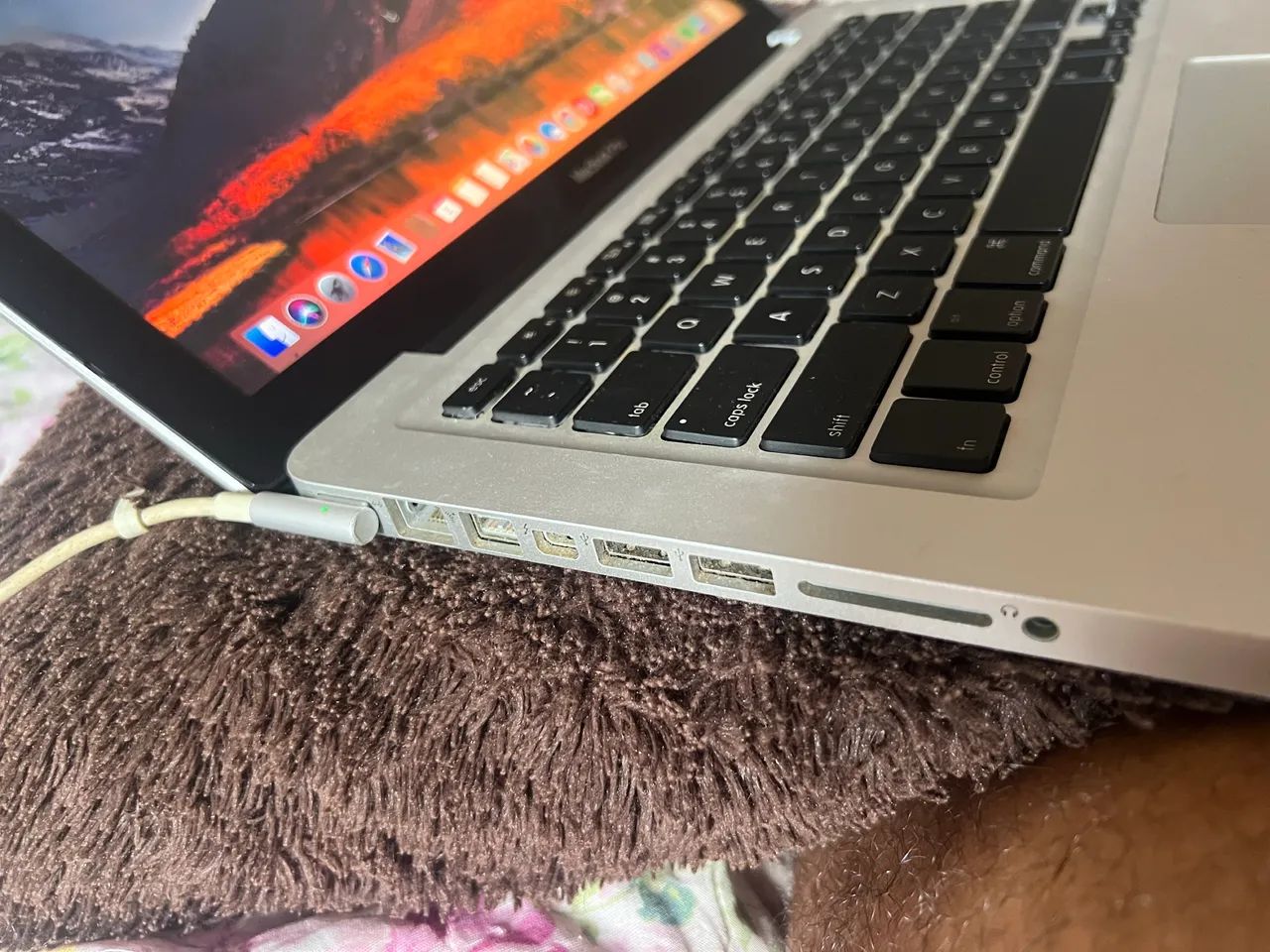 MacBook Pro Icore5 conservado - Foto 3