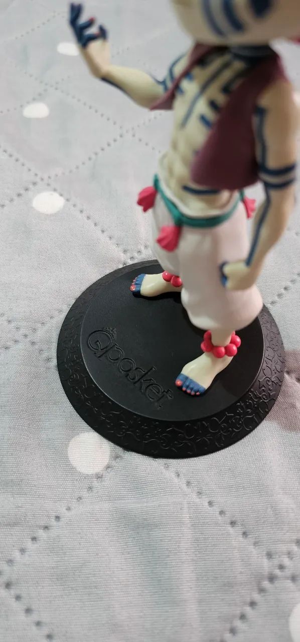Qposket Akaza Demon Slayer original - usado - Foto 3