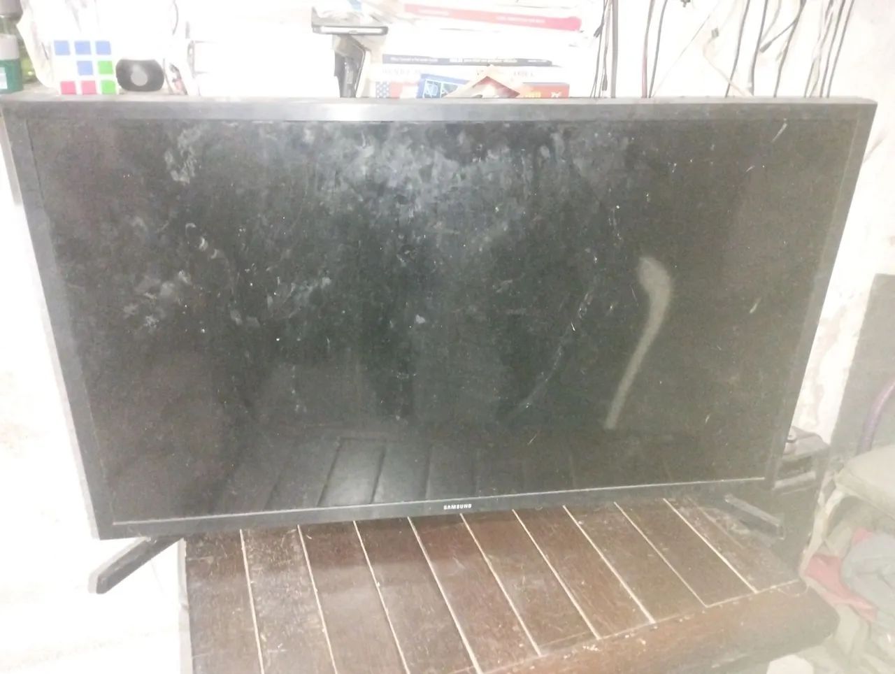 Tv Samsung com defeito na tela. 