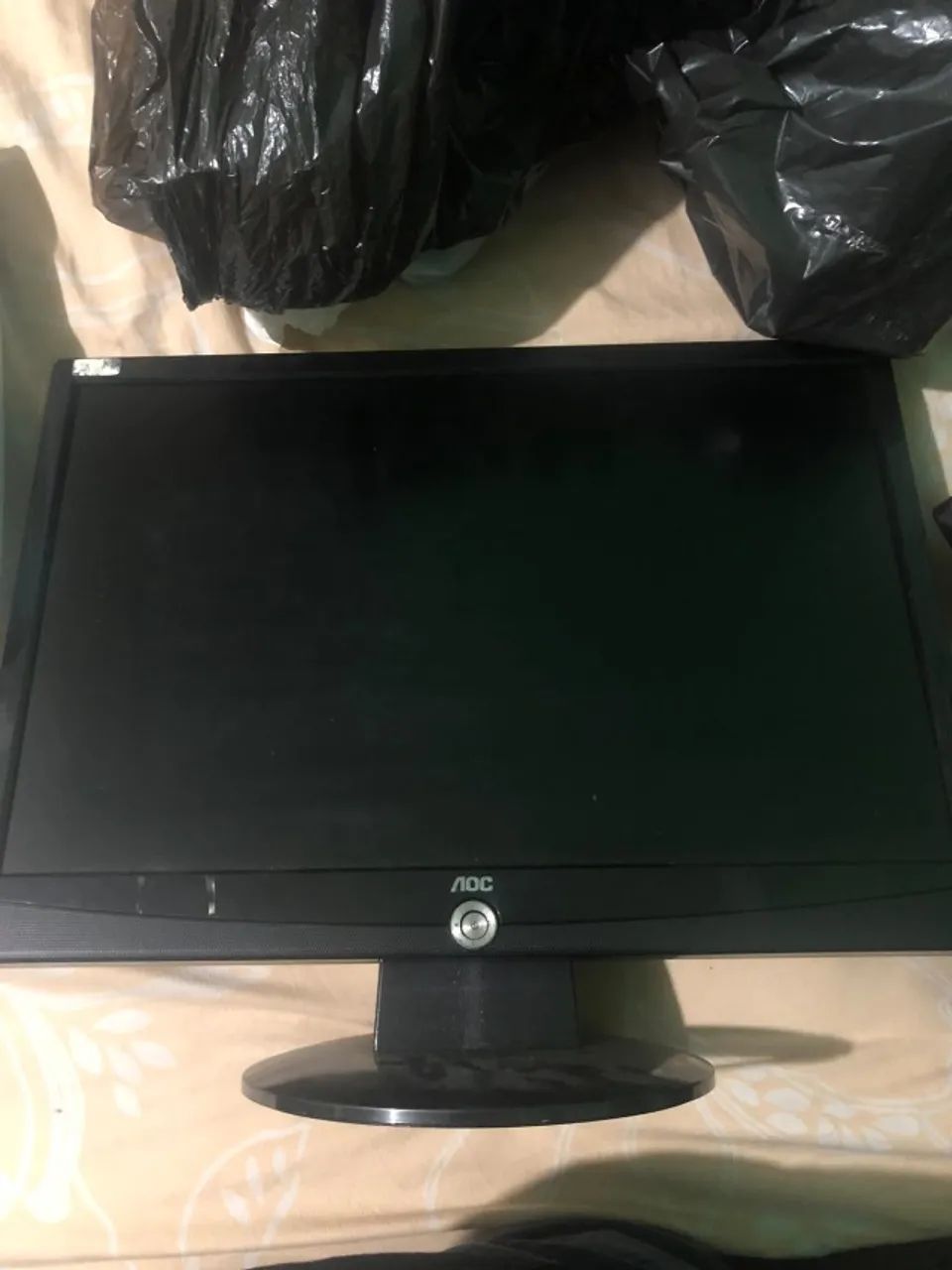 Lote 3 Monitores Samsung e AOC - Ligam, com Defeito - Foto 5