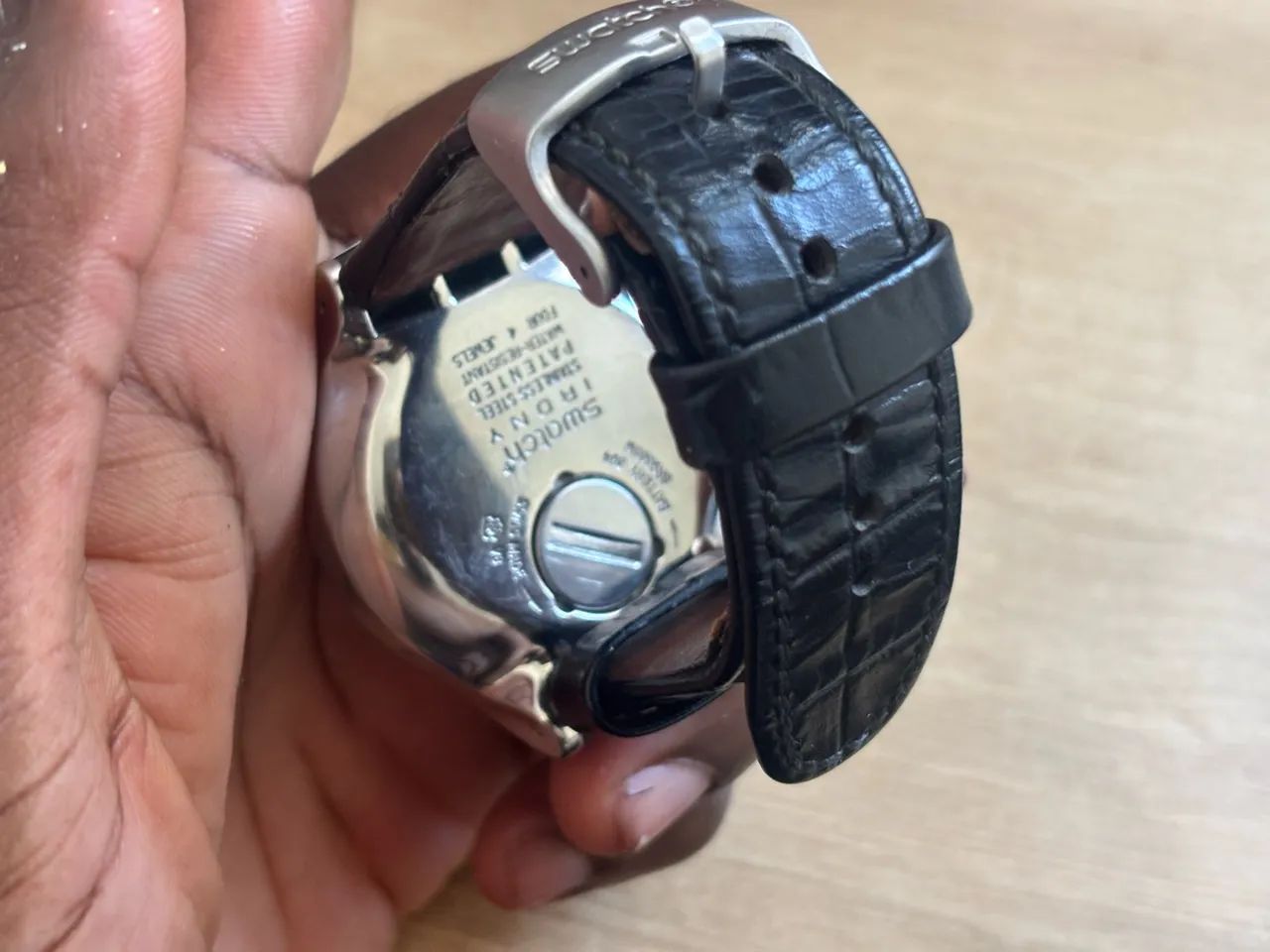 SWATCH SÉRIE PRATA CARA PRETA - Foto 3