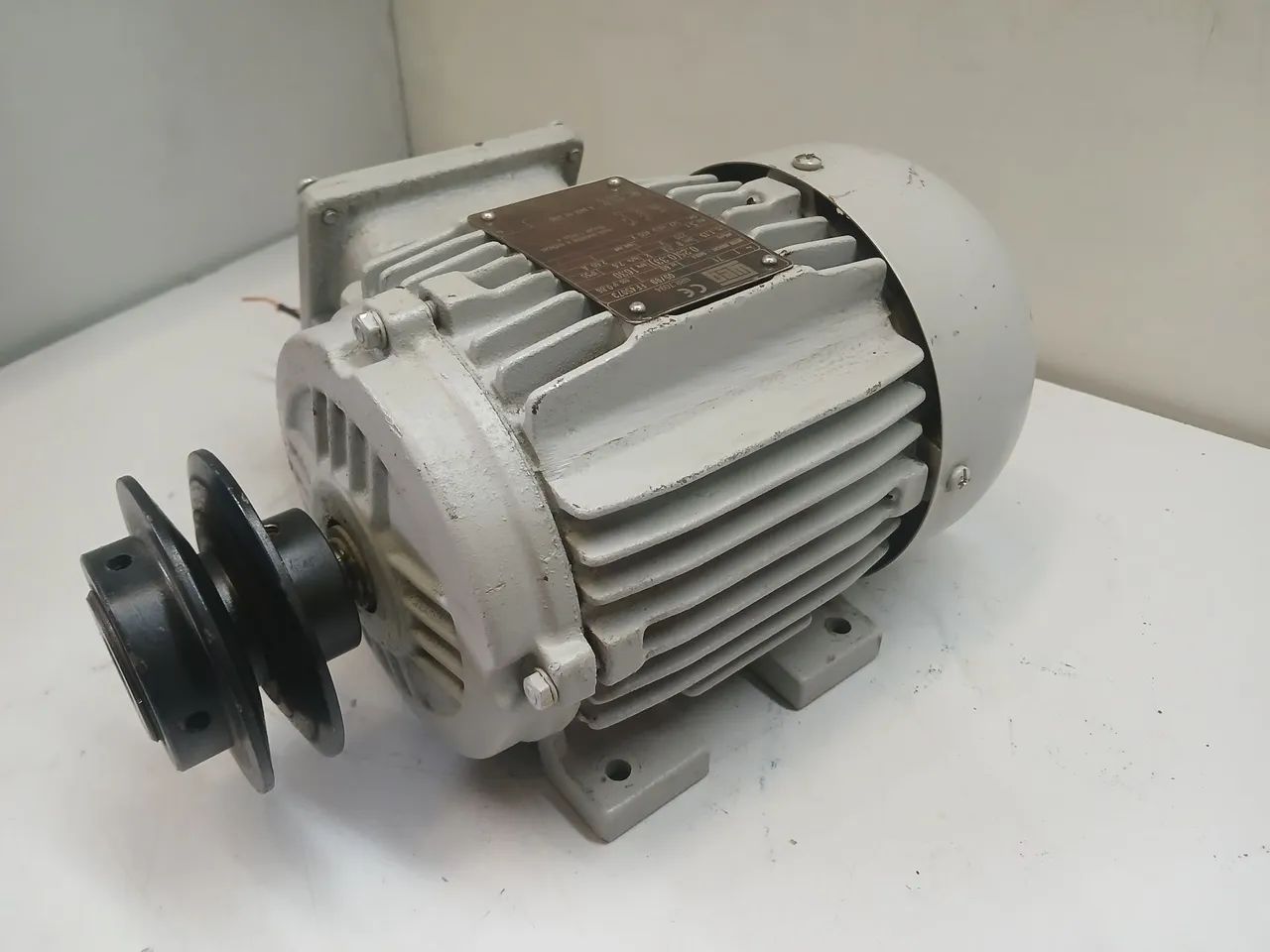 Motor elétrico weg monofásico 0,33 cv 4 pólos  - Foto 4