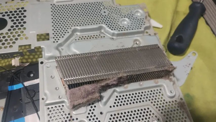 PREVENTIVA E TROCA DA PASTA TÉRMICA DO PS4 PHAT E SLIM - Foto 3