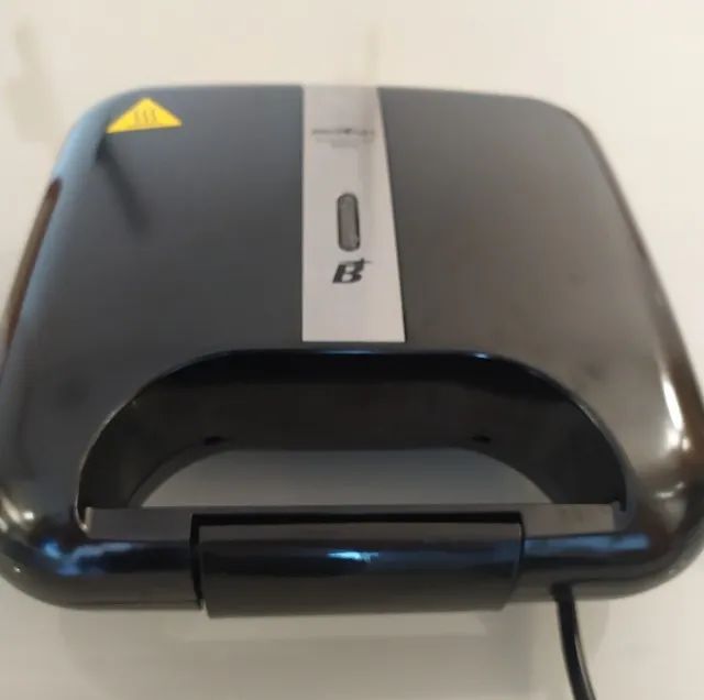 Sanduicheira e grill Britânia 220V