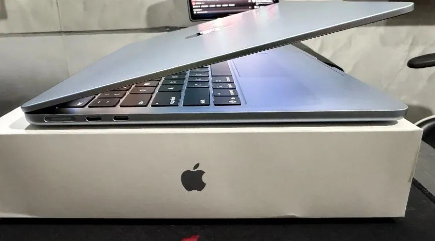 Macbook Air M4 256GB / 16GB Completo 25 Ciclos Perfeito