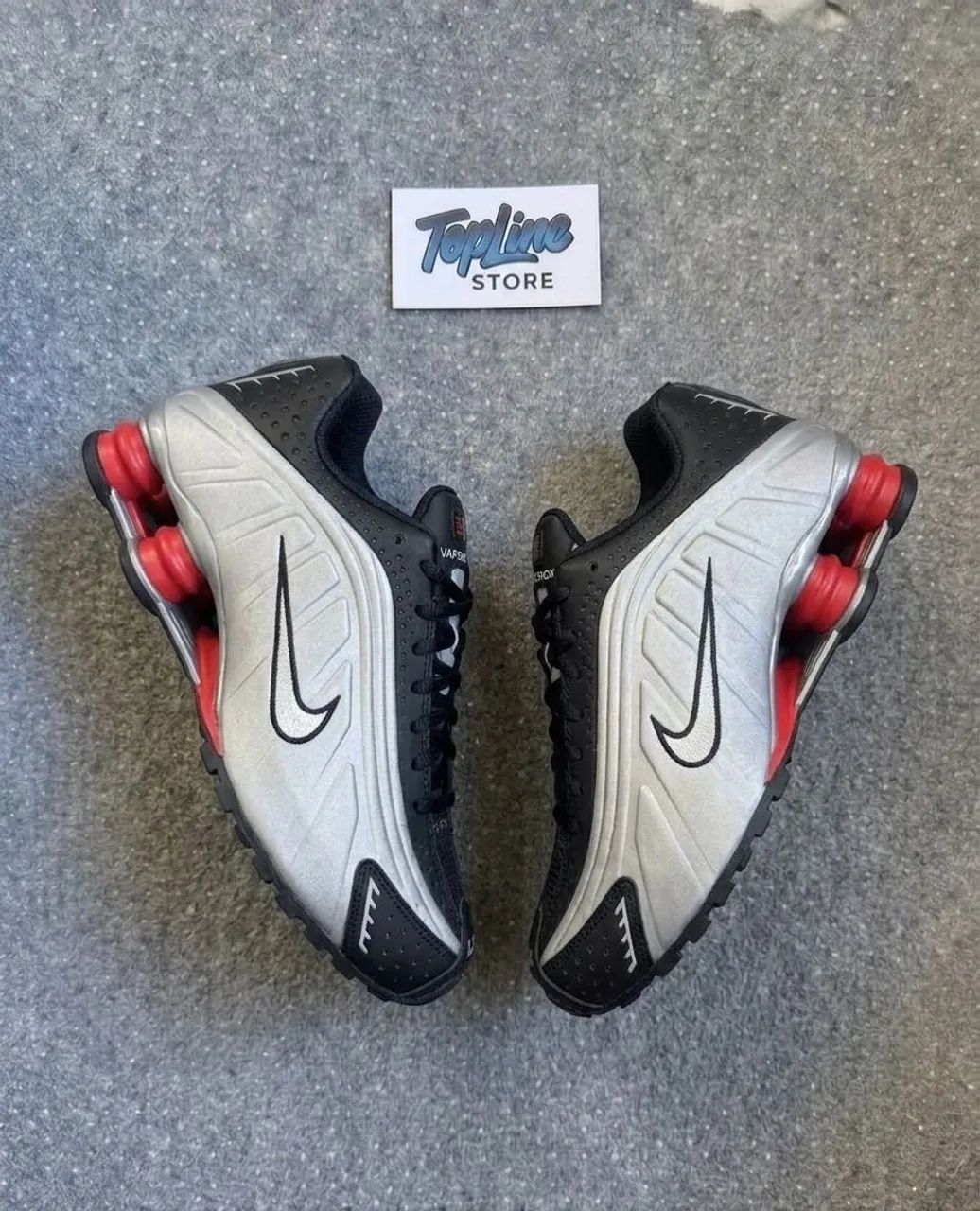 Nike Shox R4