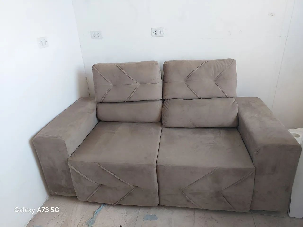 Sofa semi novo de 2 lugares