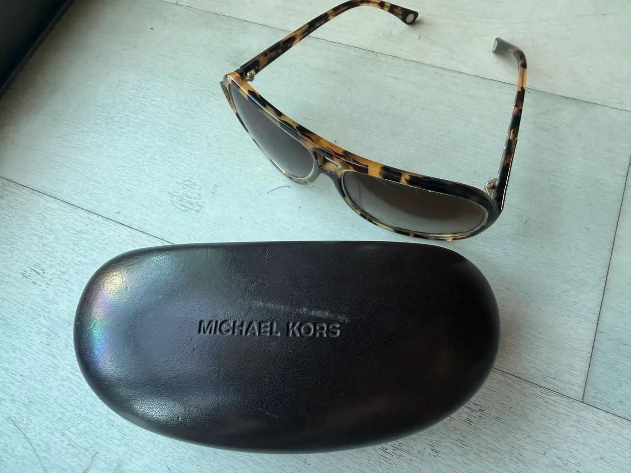 Óculos de sol Michael Kors original (com perna quebrada)  - Foto 5