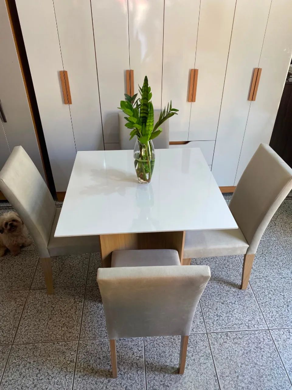 Mesa de Jantar MDF Com 4 Cadeiras Estofadas Nova, Entrego 