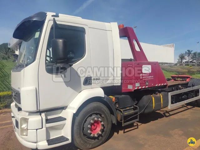 VOLVO VM 330 4x2 2013/2013  - Foto 2