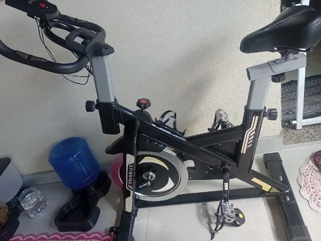 BICICLETA ERGOMÉTRICA 