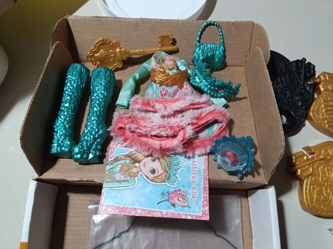 Look completo, novo ever after high Ashley (descrição)