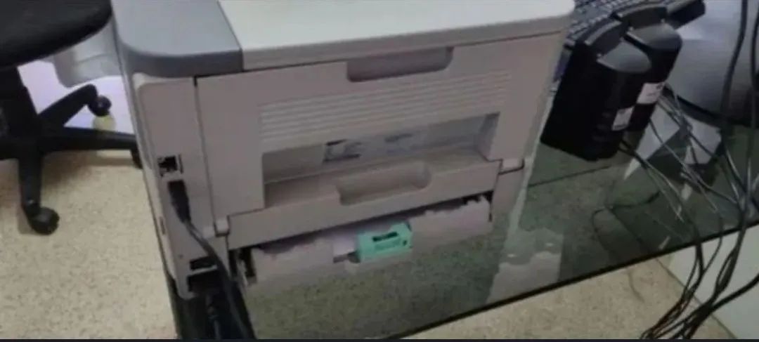 Impressora Samsung ml 3710nd bem conservada com toner  - Foto 2