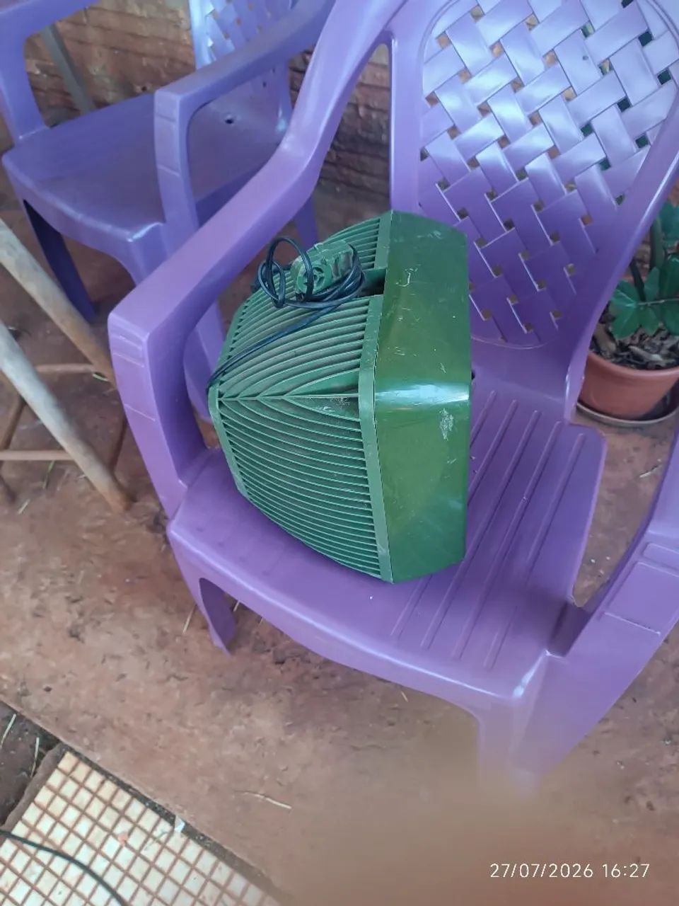 Ventilador porte médio três velocidades funcionando bem retirar no aero rancho - Foto 2