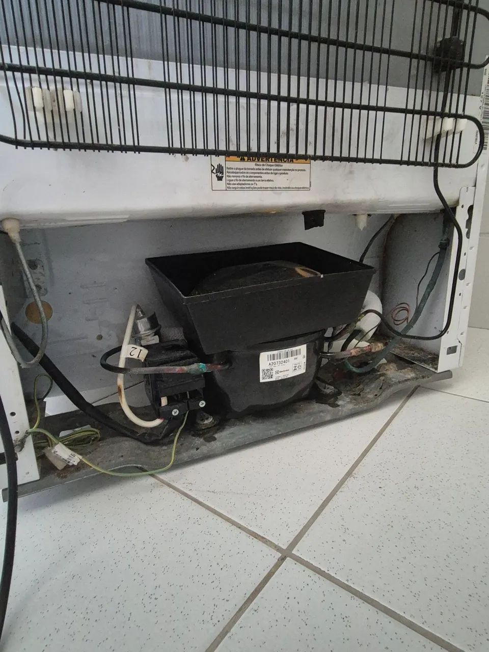 Vende-se Geladeira com avaria - Foto 4