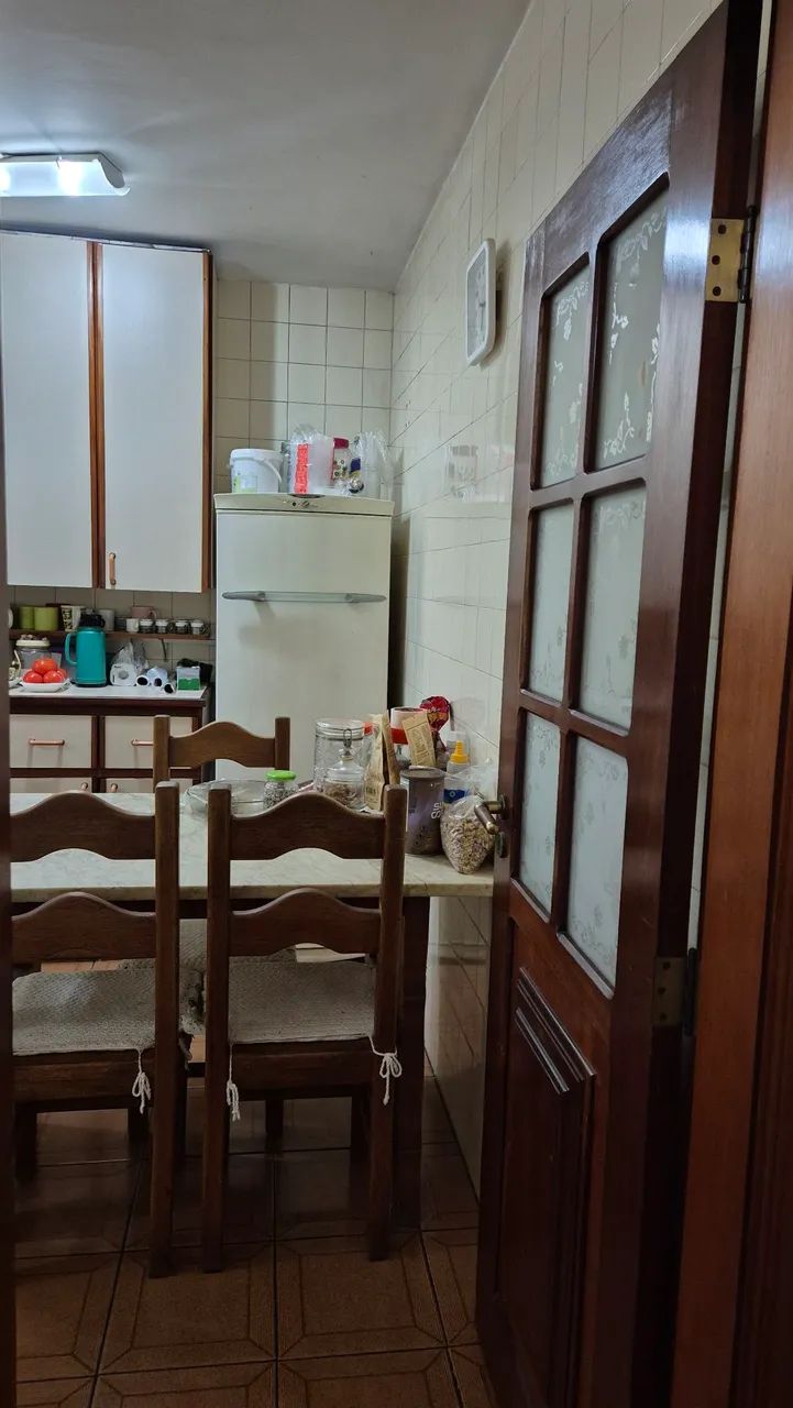 Vende-se apartamento amplo e ventilado - Foto 2
