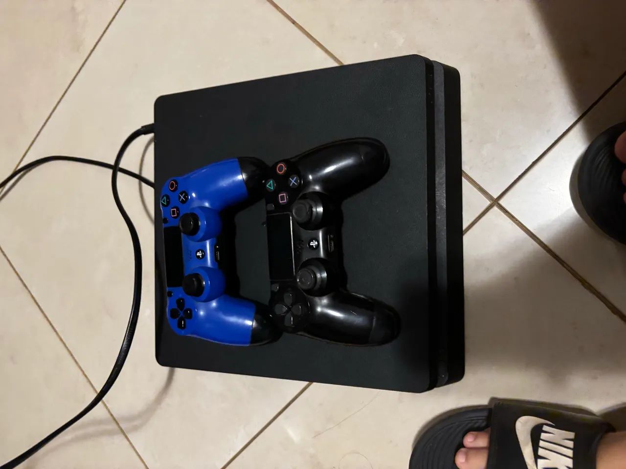 Vendo ps4 slim 1tb