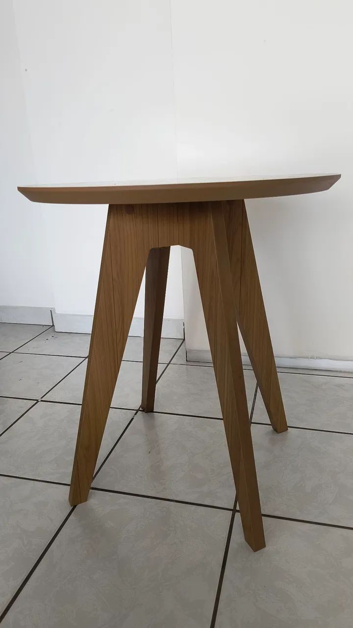 Mesa lateral 60x65cm
