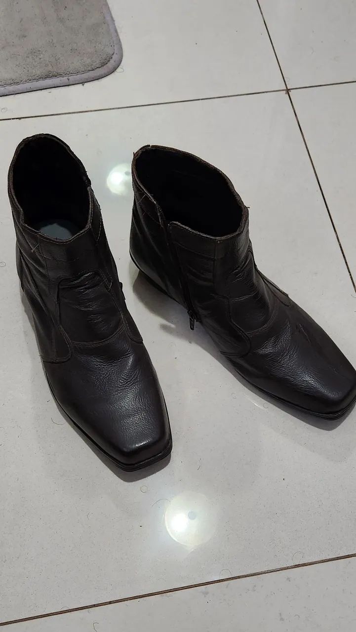 Bota de couro Marrom