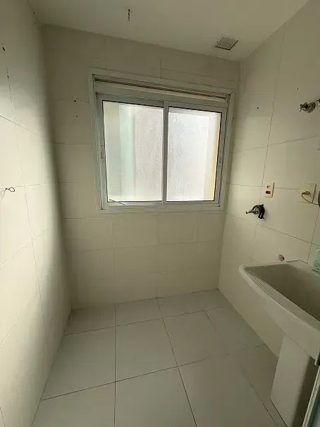 Apartamento 02 dormitórios em Alphaville - andar alto - Foto 5