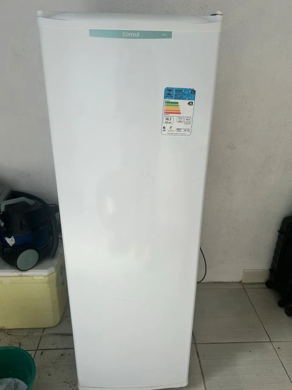 Freezer vertical Cônsul Slim 142 litros