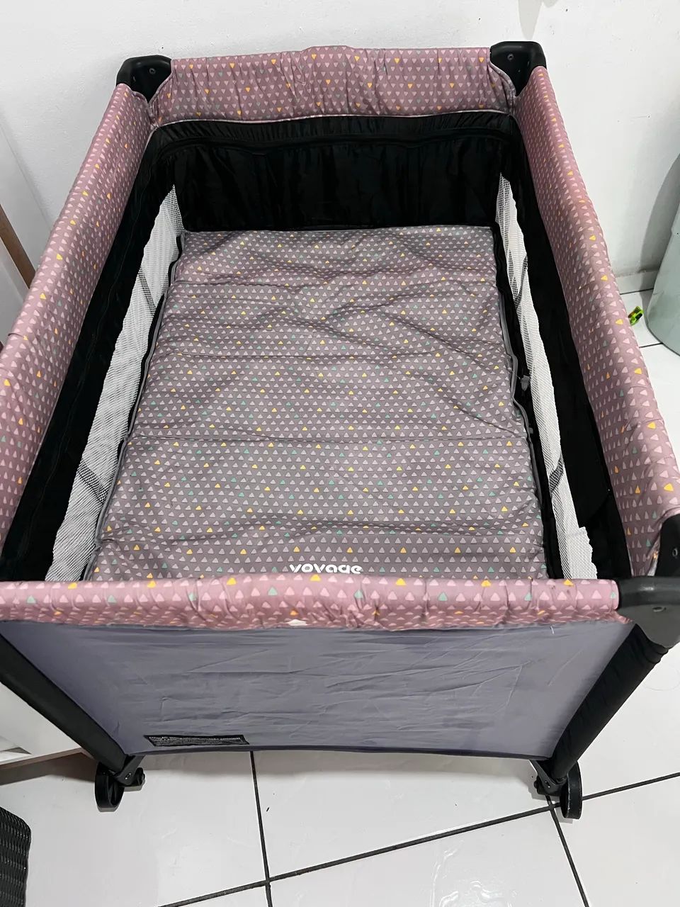 Vendo cercadinho (berço portátil)