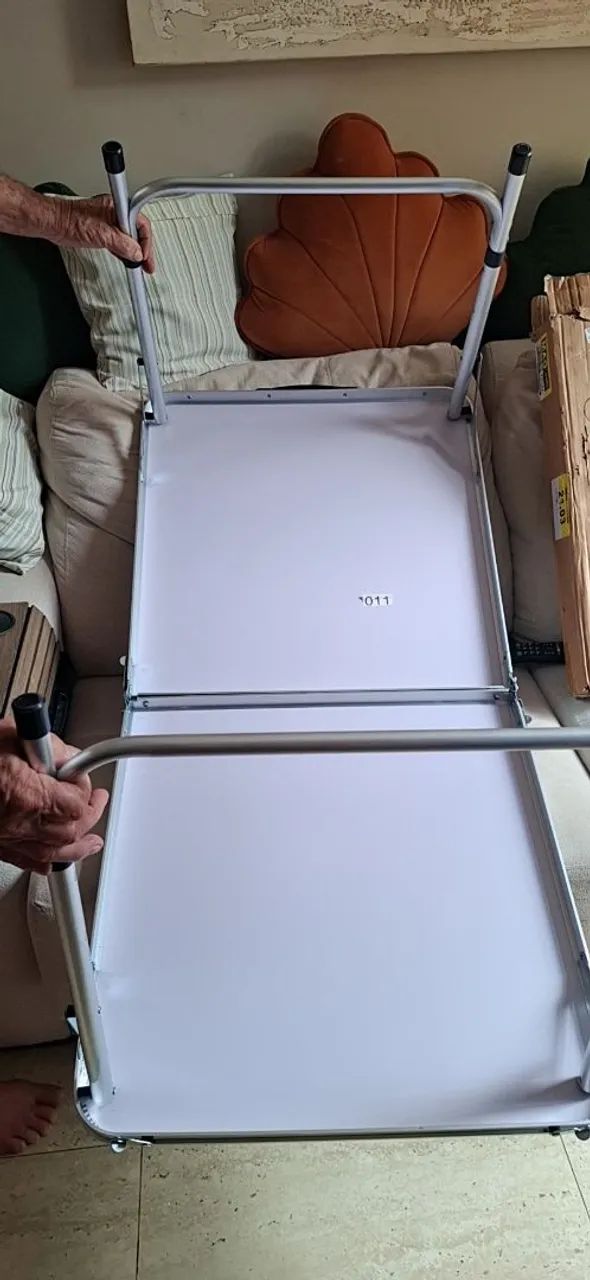 Mesa desmont ável tipo maleta - Foto 2