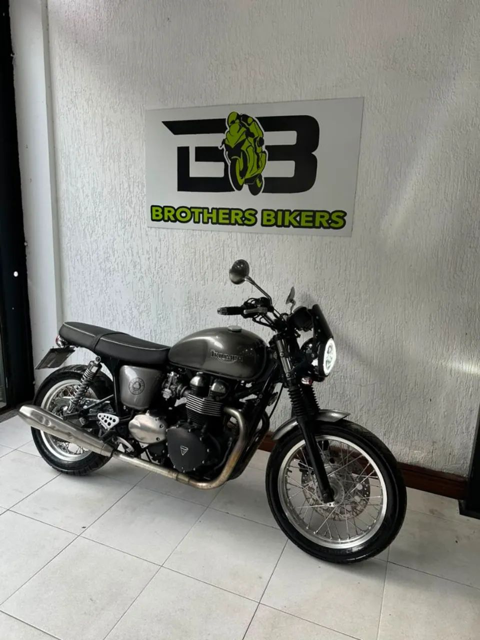 TRIUMPH THRUXTON 900 - Foto 2