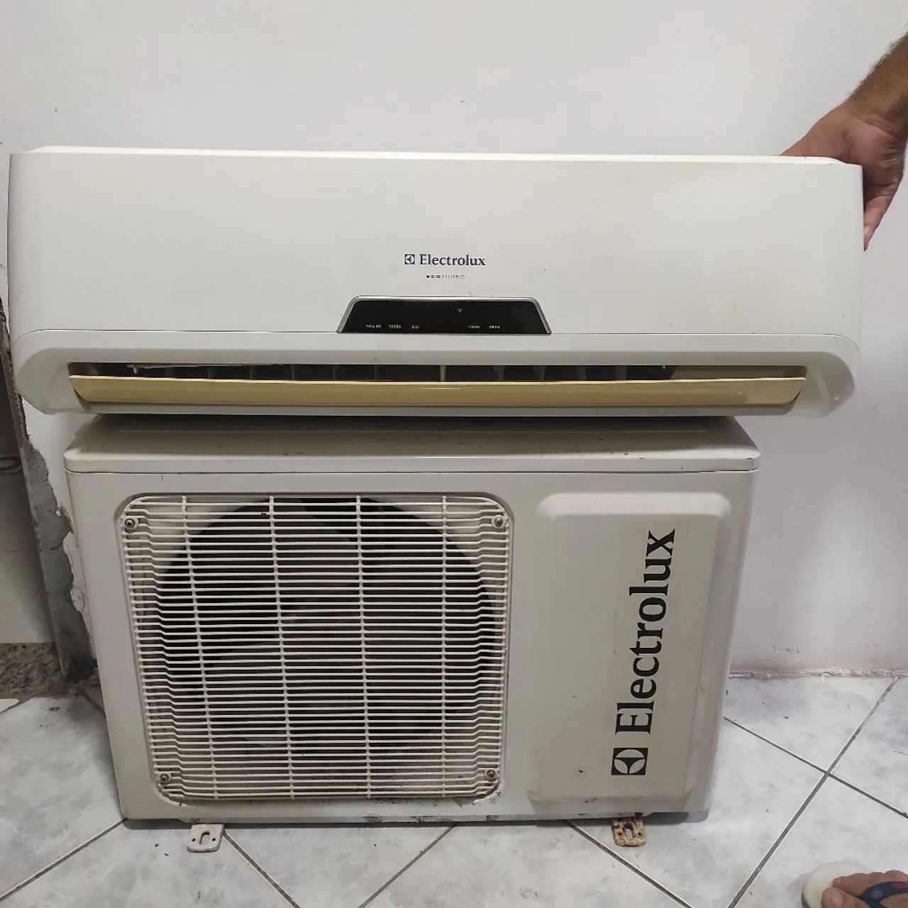 Vendo condensadora e evaporadora Eletrolux 