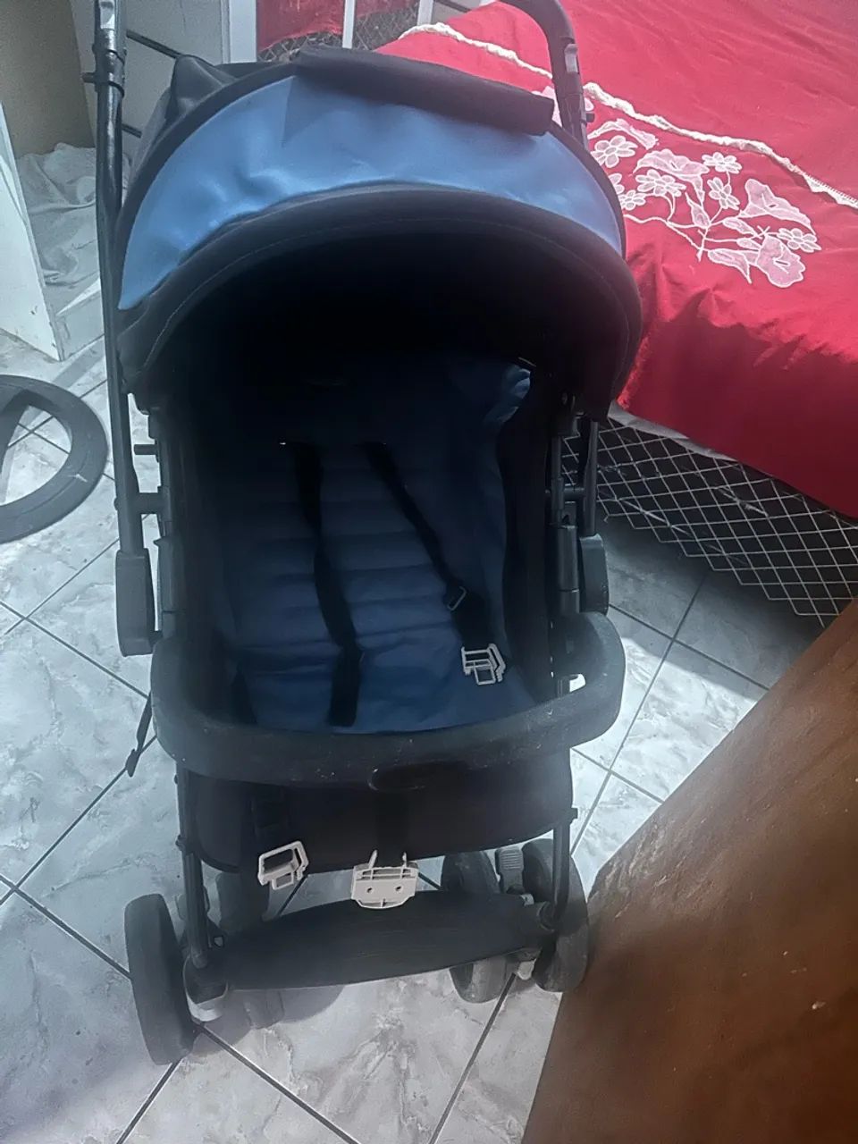 Vendo carrinho de bebê - Foto 4