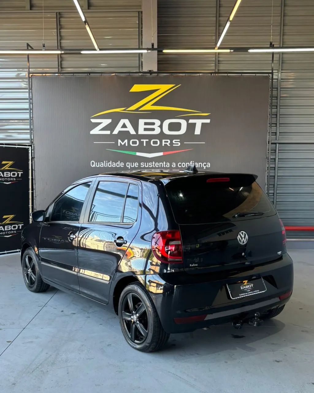 Volkswagen Fox 1.0 MI Total Flex 8V 5P 2013 - Foto 3
