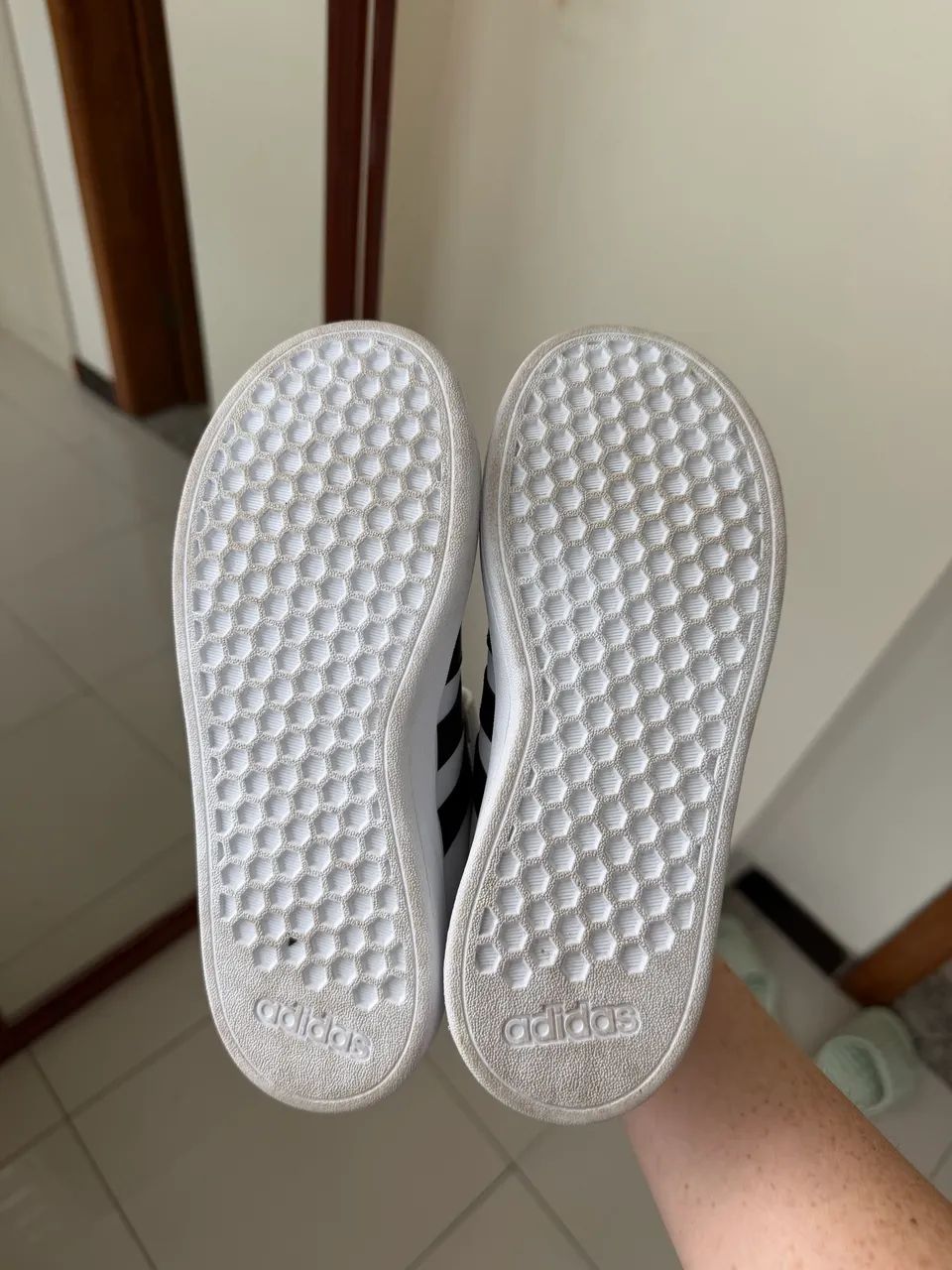 Tenis adidas 30, 31 novo  - Foto 4