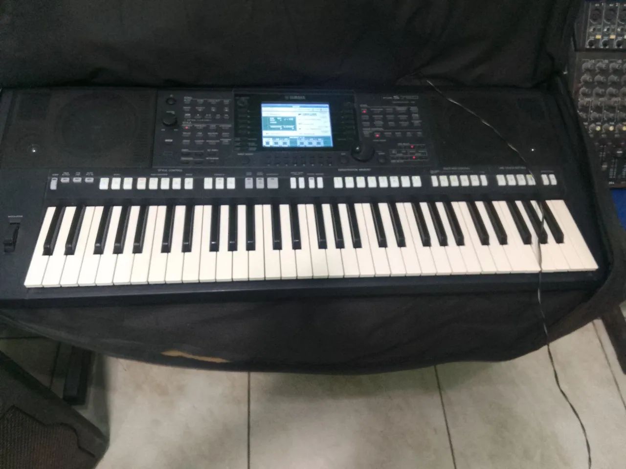 Teclado original mesa e caixa de som - Foto 2