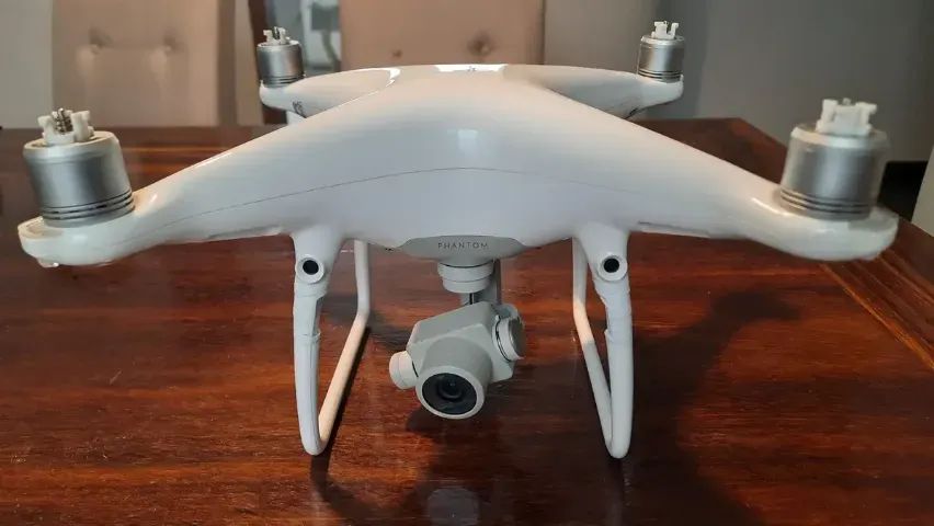 Drone Dji Phantom 4 Pro V2 Com 6 Baterias Profissional - Foto 2