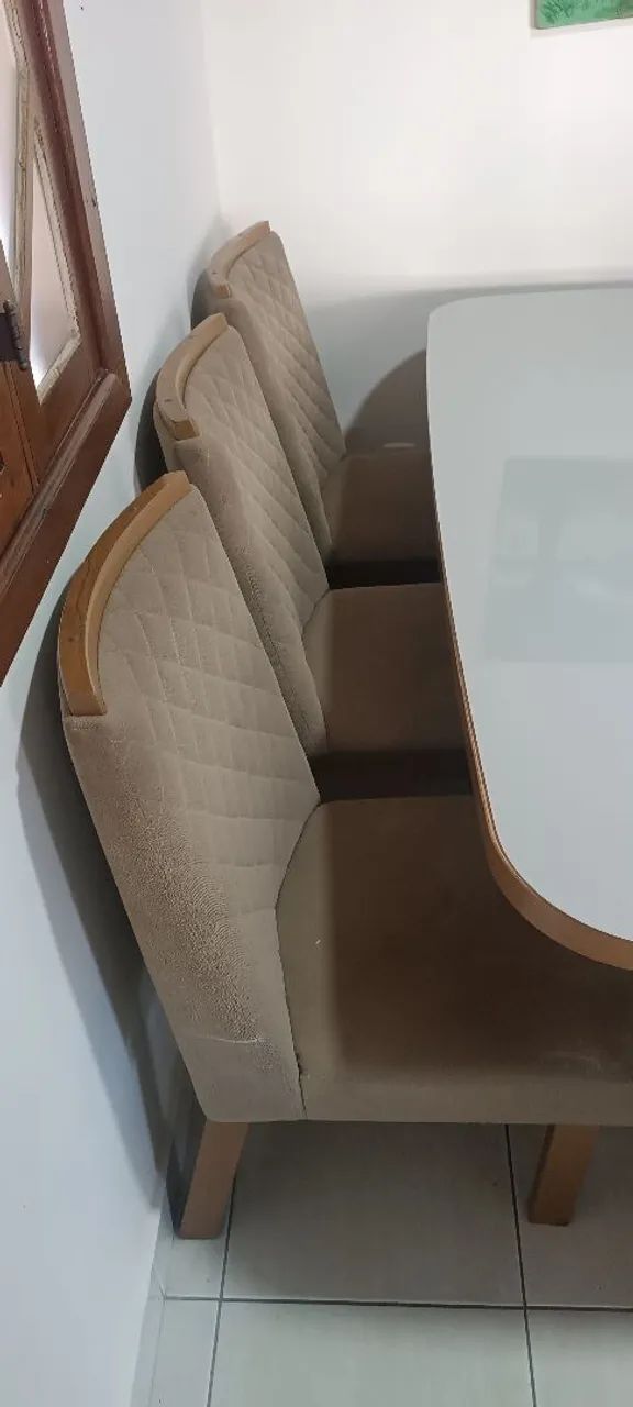 Vendo mesa com 6 cadeiras. - Foto 4